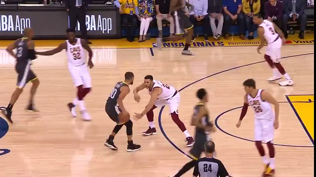 Stephen Curry with the Fly By - Cavaliers vs Warriors - Game 2 - 2018 NBA Finals