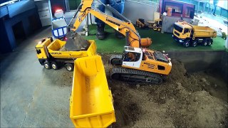 Amazing RC excavator Liebherr 960 SME working at the construction site