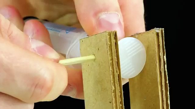 How to Make Hydraulic Powered Robotic Arm from Cardboard