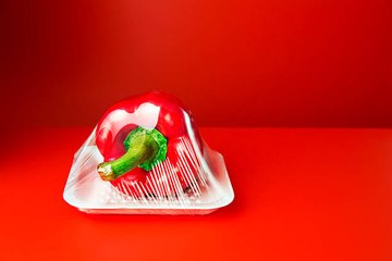 Rétrospective de la "Plastic Attack" : le phénomène mondial.