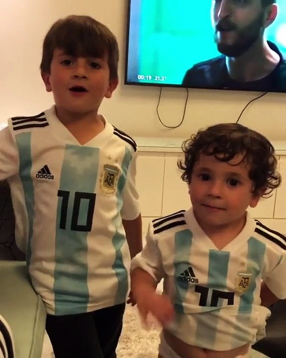 Dünyaca Ünlü Futbolcu Messi'nin Kara Para Aşk'ı İzlemesi