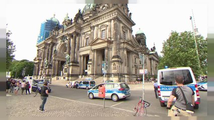 Descargar video: Berlino: l'attacco alla cattedrale non è di matrice terroristica