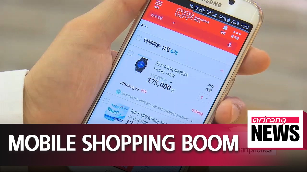 Mobile shopping transactions percentage hits record high of 61.6%