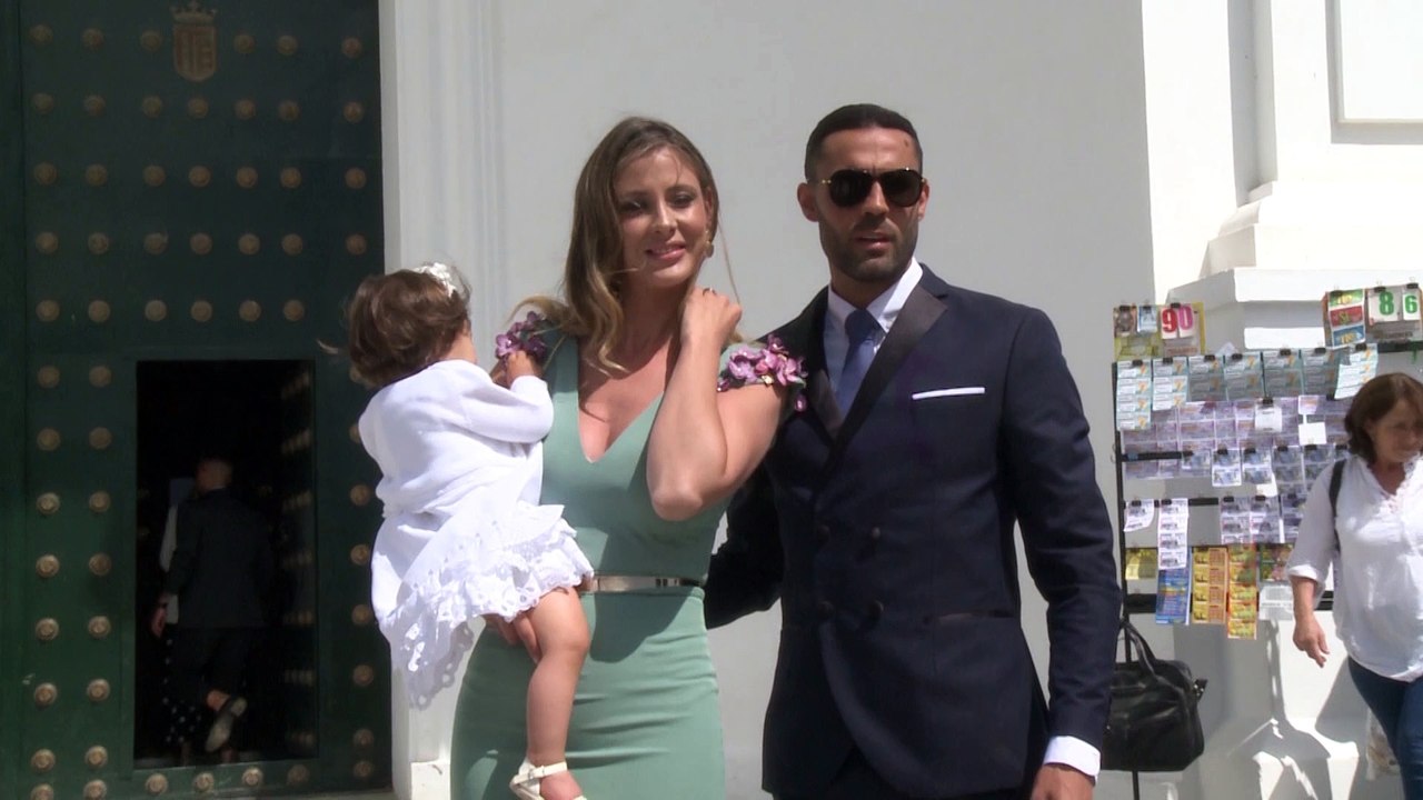 Elisabeth Reyes y Sergio Sánchez bautizan a Adriana