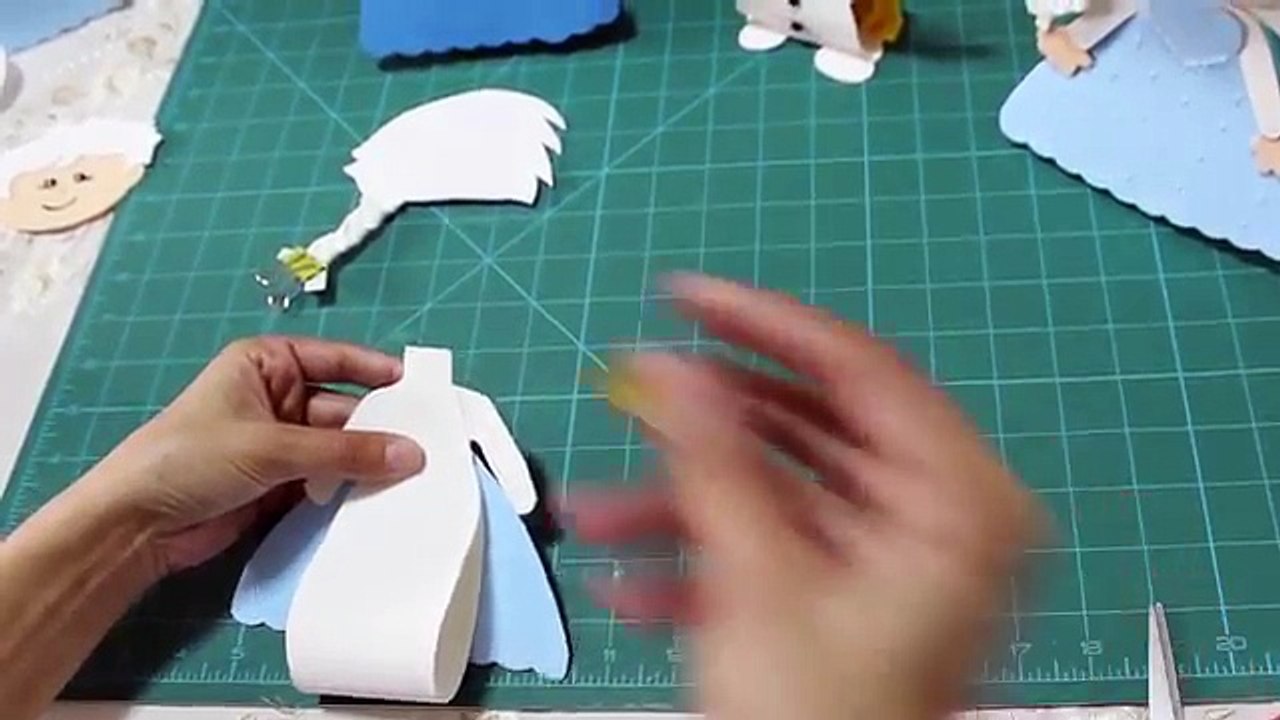 Lembrancinha da Frozen - Porta Bombom Elza