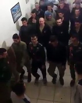 Askerlerden Ali Koç kutlaması: Ali Koç başkan, Fenerbahçe şampiyon