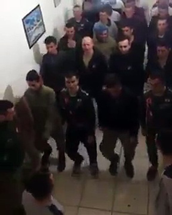 Askerlerden Ali Koç kutlaması: Ali Koç başkan, Fenerbahçe şampiyon