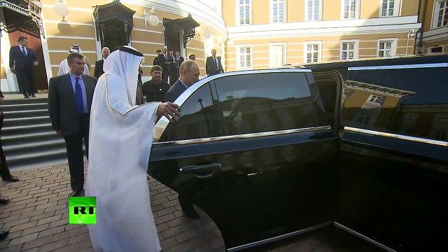 Путин демонстрирует свой новый лимузин Кортеж для наследного принца Абу-Даби
