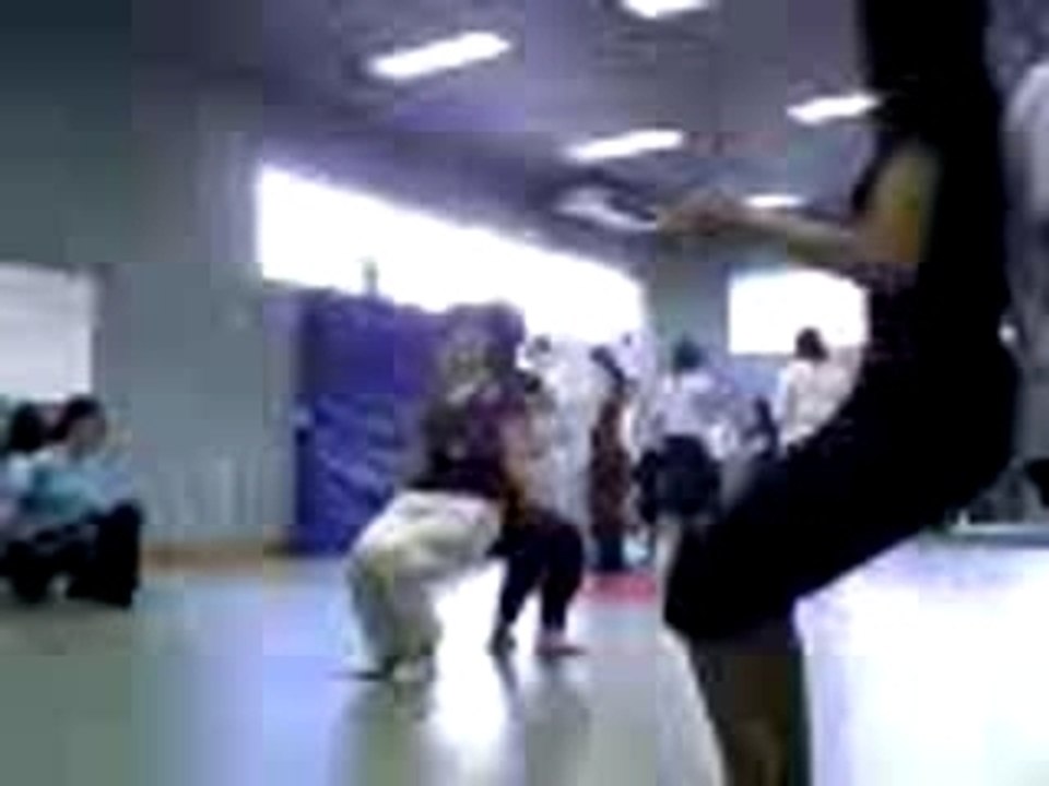 Chaise ac a la fin gamele tchou et laura