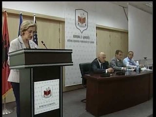 Afërdita Lama prezanton listën e pronave të komunës së Gjakovës