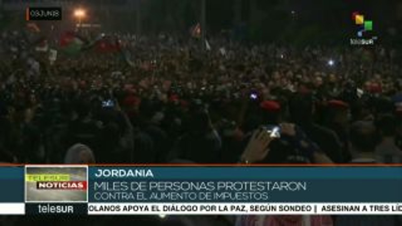 Marchan jordanos contra el incremento de impuestos
