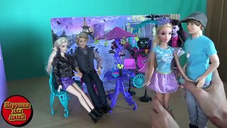 Видео с куклами, серия 480, Челси, Кел, Рапунцель и Джастин в кафе Дракулауры