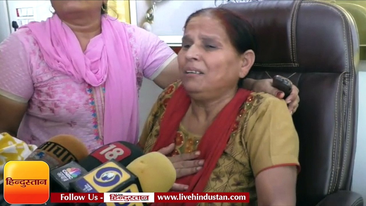 बरेली: दिनदहाड़े ज्वैलरी शोरूम से करीब एक करोड़...