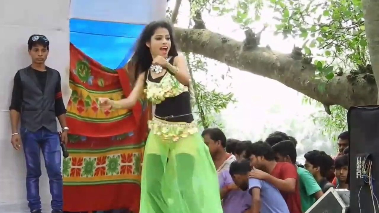 Luliya magle luliya pyear magle dance hangama Video 2018 || noipure dance hangama Video || funny girl dance  Video || live dance program 2018 || midnapur dance hangama || Indian girl dance dance