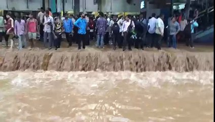 Amazing Waterfall on Railway Station in India....!!!!!!