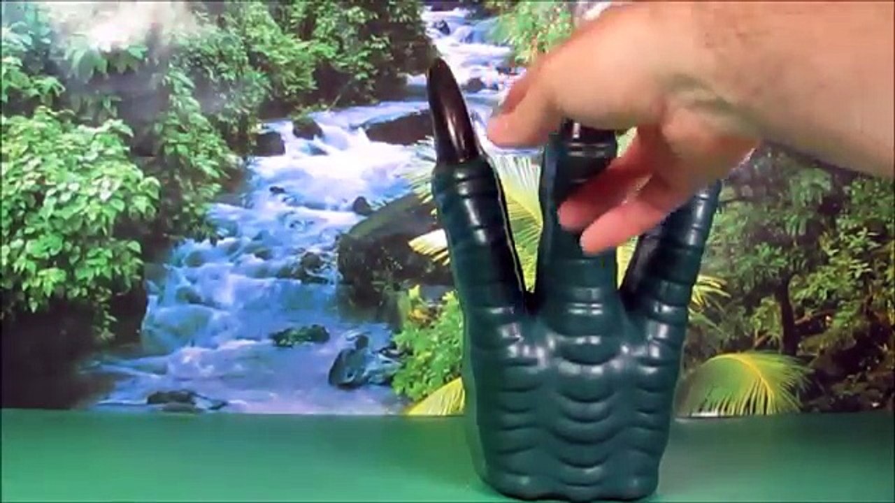 NEW JURASSIC WORLD VELOCIRAPTOR CLAWS new By WD Toys