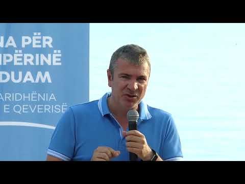 Ministri Gjiknuri dëgjesë me banorët e Himarës