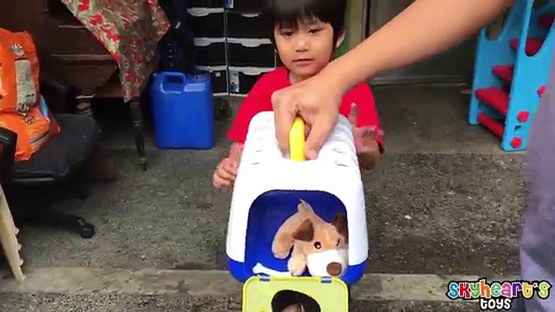 ⁣Toddlers PUPPY IS SICK - Going to Doctor Pretend Playtime pet dog toys for kids puppies