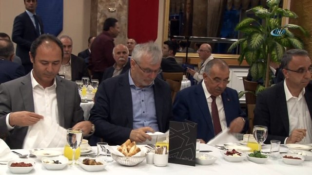 Türk-İş Genel Başkanı Ergün Atalay: ''Bu ülke varsa biz varız. Bu ülke yoksa ne sendika var, ne parti var, ne Cumhurbaşkanı adayları var''