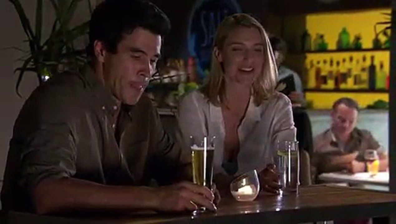 Justin asks Scarlett if she wants to go back to her place- Home and Away
