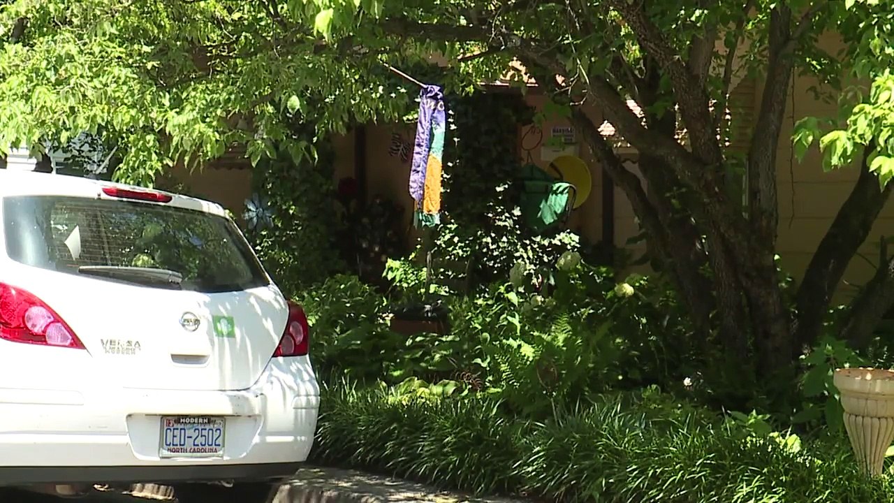 67-Year-Old Man Uses Cane to Fight Off Knife-Wielding Robber