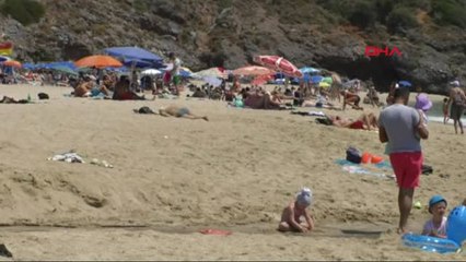 Antalya Alanya'da Plajlar Yabancı Tatilcilere Kaldı