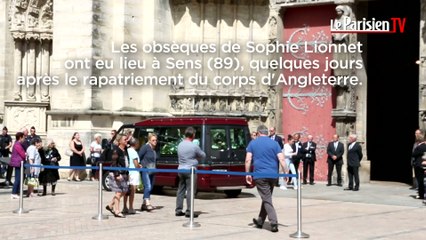 下载视频: Affaire Sophie Lionnet : les obsèques de la jeune fille au pair tuée à Londres ont eu lieu à Sens