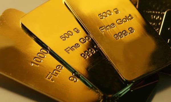 Suku Bunga Naik, Investor Banyak Lepas Emas