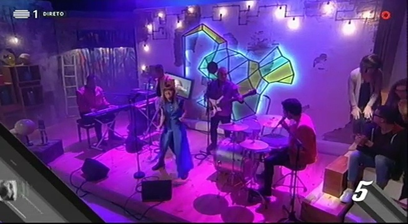 Amor Electro - "Miúda do Café"