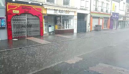Les orages au Mans rue Nationale