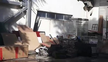 Φωτιά σε βιοτεχνία στο Περιστέρι