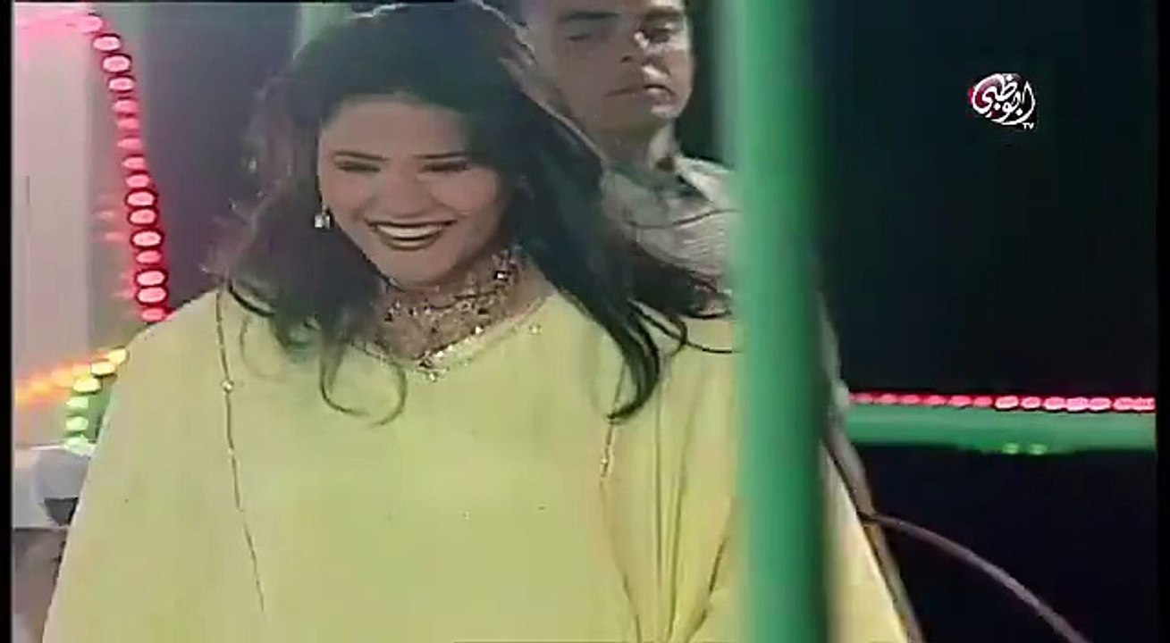 لم تتوقف دموعي لما شفت هالمقطع الله يرحمك يا ابوي زايد اللهم ارحم باني نهضتنا ابونا الشيخ زايد بن سلطان وارحمه واجعل هذه الأيام خير أيامه يا ارحم  الرحمين  #بنت