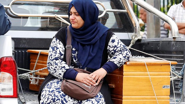 شاهد: ارتفاع عدد ضحايا سفينة المهاجرين الغارقة قبالة السواحل التونسية إلى 60 قتيلا