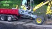 Dangerous Biggest Monster Spider Excavator Heavy Equipment Operator Construction Modern Machinery