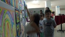 Minik ressam 6 yaşında ilk sergisini açtı