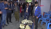 Hakkari'de 6 Kiloya Ulaşan Dağ Mantarları Şaşırtıyor