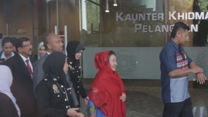 La ex primera dama de Malasia declara por caso de corrupción en fondo estatal