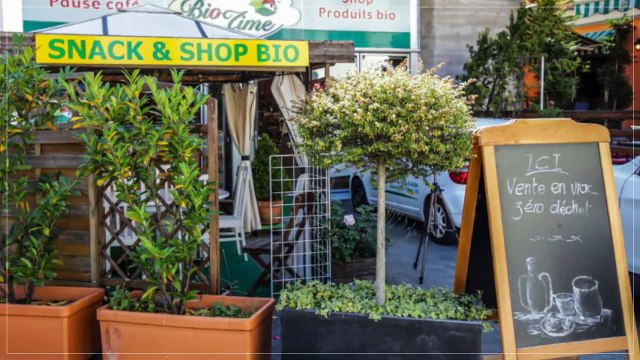 A vendre - Commerce - Aigle (1860)