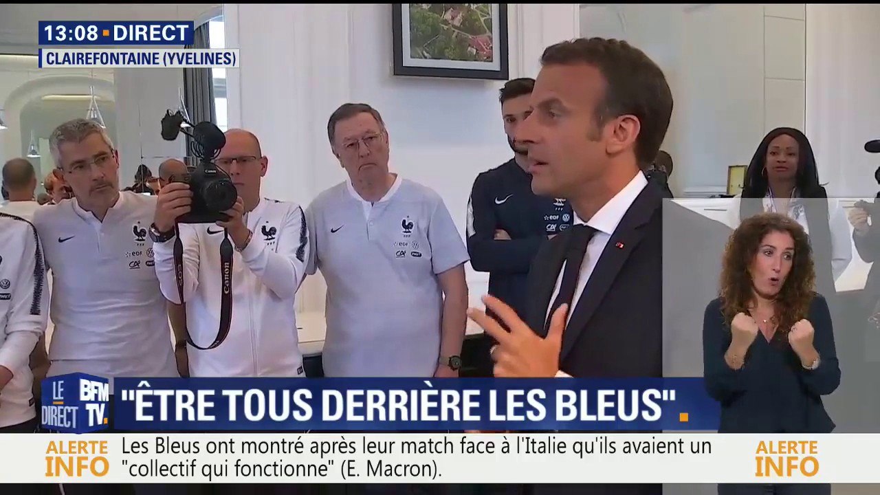 Les trois conseils de Macron aux Bleus "restez...