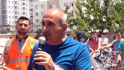 Başkan Kara, ailelerine sigarayı bıraktıran 15 bin çocuğa bisiklet dağıtıyor