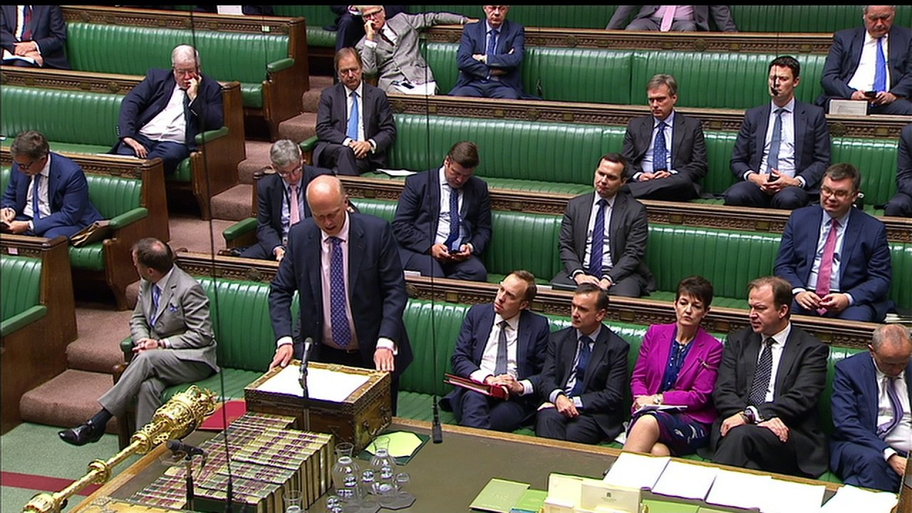 Chris Grayling announces third runway at Heathrow