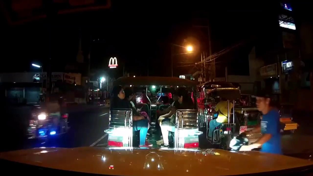 Elle se fait voler son téléphone dans un taxi ! Dommage