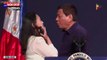 Le Président Philippin Rodrigo Duterte demande un baiser à une inconnue en plein meeting (Vidéo)