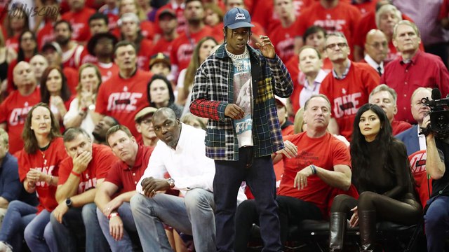 Kylie Jenner & Travis Scott Show Support For Khloe Kardashian's EX!