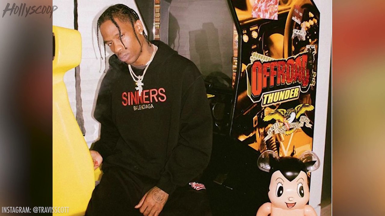 Travis Scott Surprises Kylie Jenner with Roses...