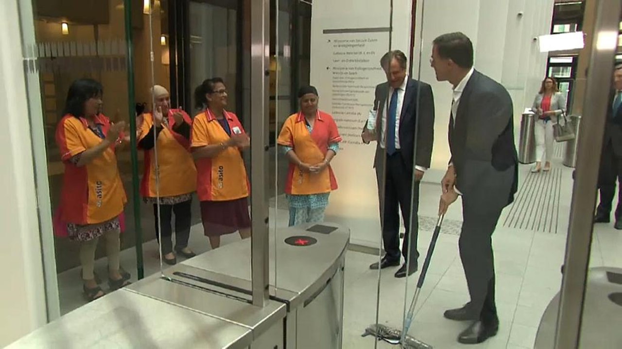 Mark Rutte und der Wischmob