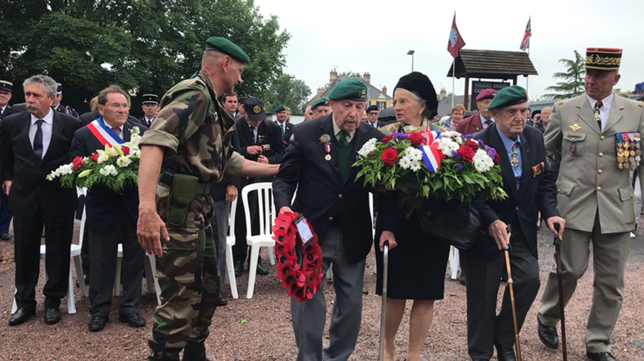 D-Day. Hommage aux bérets verts anglais et Français