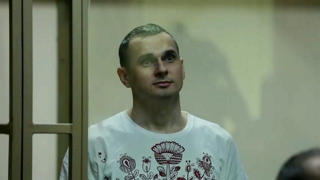 Сенцова будут кормить насильно