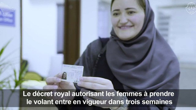 Des Saoudiennes reçoivent leur permis de conduire