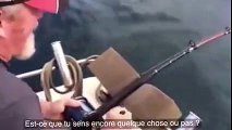 Ce pêcheur a eu la peur de sa vie en remontant sa prise en Australie